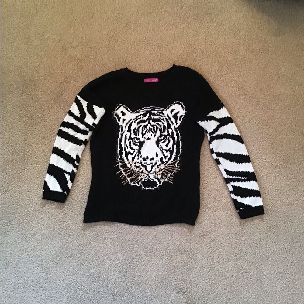 Aqua tiger striped sweater 8/10